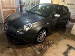 Grigio Usata 2012 Alfa Romeo Giulietta Due volumi | 8500 € (Buon prezzo)