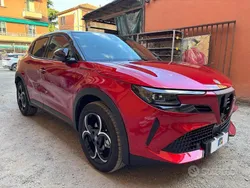 Rosso brera Nuova 2025 Alfa Romeo Junior Edizione Speciale SUV | 30.990 € (Buon prezzo)