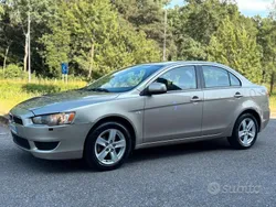 Oro Usata 2009 Mitsubishi Lancer Invite Tre volumi | 3990 €