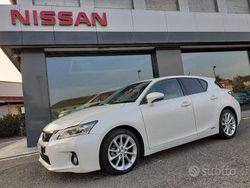 Bianco Usata 2011 Lexus CT200h Luxury Line Tre volumi | 11.450 € (Molto cara)