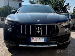 Blu Usata 2017 Maserati Levante GranLusso SUV | 32.000 € (Molto cara)