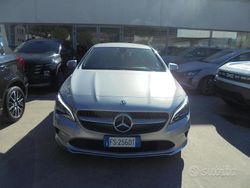Argento Usata 2018 Mercedes CLA200 Business Tre volumi | 19.900 € (Buon prezzo)