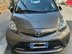 Usata 2013 Toyota Aygo Lounge Due volumi | 4800 €
