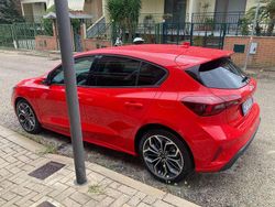 Rosso Usata 2023 Ford Focus ST-Line X Tre volumi | 25.000 € (Cara)
