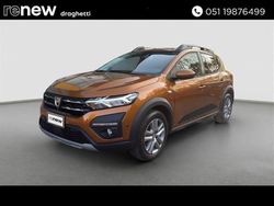 Arancione Usata 2022 Dacia Sandero Comfort Tre volumi | 13.500 € (Buon prezzo)