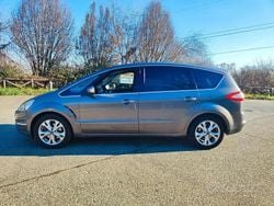 Grigio Usata 2013 Ford S-MAX Individual Monovolume | 3850 € (Buon prezzo)