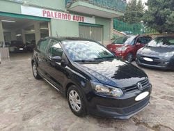 Nero Usata 2011 VW Polo Comfortline Tre volumi | 5499 € (Buon prezzo)