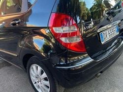 Nero Usata 2009 Mercedes A180 Elegance Monovolume | 2500 € (Buon prezzo)