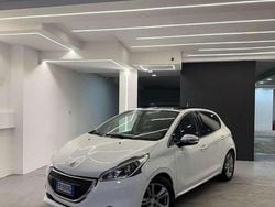 Bianco Usata 2012 Peugeot 208 Allure Due volumi | 4990 € (Buon prezzo)