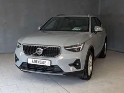 Grigio Nuova 2025 Volvo XC40 Core SUV | 32.790 € (Super prezzo)