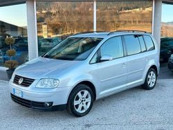 Grigio Usata 2006 VW Touran Highline Monovolume | 3800 € (Buon prezzo)