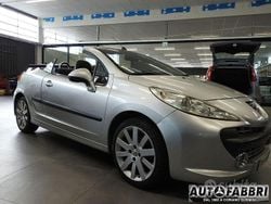 Argento(met.) Usata 2008 Peugeot 207 CC Cabrio | 4900 € (Cara)