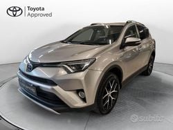 Grigio Usata 2017 Toyota RAV4 Hybrid Style SUV | 18.500 € (Buon prezzo)