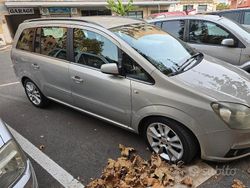 Usata 2005 Opel Zafira Monovolume | 4000 € (Cara)