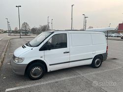 Bianco Usata 2004 Mercedes Vito Furgone | 4300 €