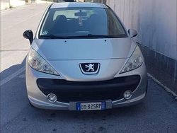 Grigio Usata 2009 Peugeot 207 Tre volumi | 2950 € (Buon prezzo)
