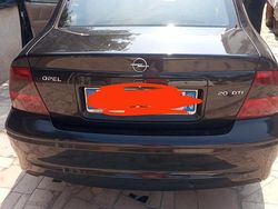Nero Usata 2001 Opel Vectra Due volumi | 2500 €