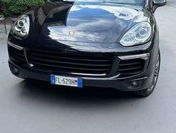Nero Usata 2017 Porsche Cayenne SUV | 34.000 € (Ottimo prezzo)