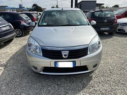 Grigio Usata 2010 Dacia Sandero Lauréate Due volumi | 3500 € (Buon prezzo)