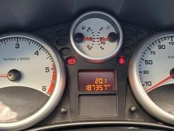 Argento Usata 2011 Peugeot 207 Active Tre volumi | 3200 € (Buon prezzo)