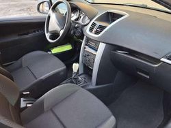 Usata 2011 Peugeot 207 Tre volumi | 2850 € (Super prezzo)