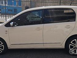 Usata 2013 VW up! Highline Due volumi | 7900 € (Cara)