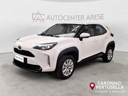 Bianco pastello Usata 2022 Toyota Yaris Hybrid Active SUV | 24.200 € (Buon prezzo)
