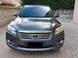 Grigio Usata 2010 Toyota RAV4 Executive SUV | 6800 € (Buon prezzo)