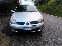 Grigio Usata 2005 Renault Clio II Due volumi | 1500 € (Ottimo prezzo)