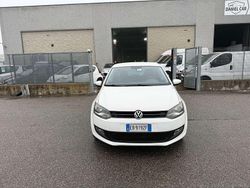 Bianco Usata 2010 VW Polo Comfortline Tre volumi | 5999 € (Buon prezzo)