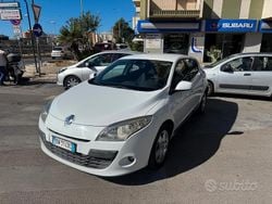 Bianco Usata 2009 Renault Mégane Dynamique Tre volumi | 3500 € (Buon prezzo)