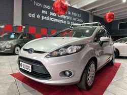 Argento Usata 2011 Ford Fiesta Tre volumi | 6290 € (Buon prezzo)