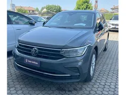 Dolphin grey metallizzato Usata 2022 VW Tiguan Life SUV | 22.400 € (Super prezzo)