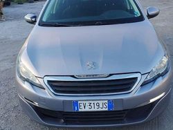 Grigio Usata 2014 Peugeot 308 Active Tre volumi | 5900 € (Buon prezzo)