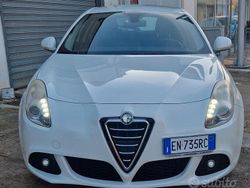 Bianco Usata 2012 Alfa Romeo Giulietta Distinctive Tre volumi | 4950 € (Ottimo prezzo)