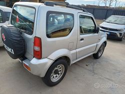 Grigio Usata 2004 Suzuki Jimny SUV | 7250 € (Buon prezzo)