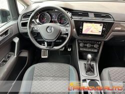 Nero Usata 2019 VW Touran R-line Monovolume | 32.200 € (Molto cara)