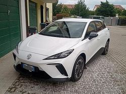 Bianco Usata 2024 MG MG4 EV Due volumi | 20.000 € (Molto cara)