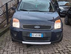 Blu Usata 2009 Ford Fusion Tre volumi | 2900 € (Ottimo prezzo)
