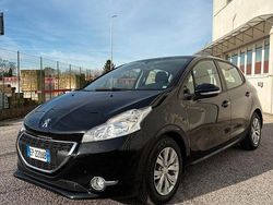 Nero Usata 2012 Peugeot 208 Allure Due volumi | 5800 € (Buon prezzo)