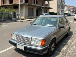 Grigio Usata 1989 Mercedes E200 Tre volumi | 2000 €