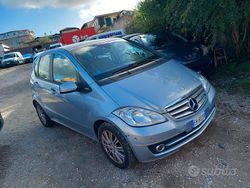 Grigio Usata 2011 Mercedes A180 Executive Tre volumi | 2500 € (Super prezzo)