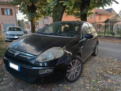 Nero Usata 2011 Fiat Punto Evo Emotion Due volumi | 2500 € (Ottimo prezzo)