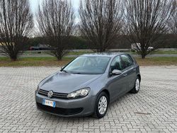 Grigio Usata 2011 VW Golf Comfortline Tre volumi | 5300 € (Buon prezzo)