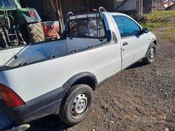 Bianco Usata 2001 Fiat Strada Pick-up | 3000 €