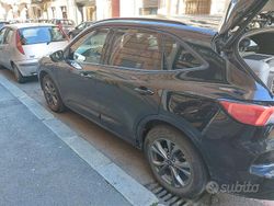 Nero Usata 2023 Ford Kuga SUV | 25.000 € (Buon prezzo)