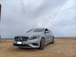 Grigio Usata 2014 Mercedes A180 Tre volumi | 10.499 € (Buon prezzo)