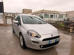 Grigio Usata 2013 Fiat Punto Tre volumi | 2400 € (Super prezzo)