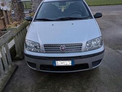 Grigio Usata 2010 Fiat Punto Due volumi | 1500 €