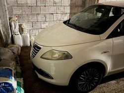 Bianco Usata 2013 Lancia Ypsilon Platinum Due volumi | 4700 € (Buon prezzo)